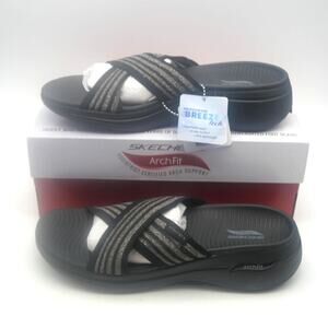 NEW Skechers Women's 10  Go Walk Arch Fit Sandals Serene Sandals  Black Silver